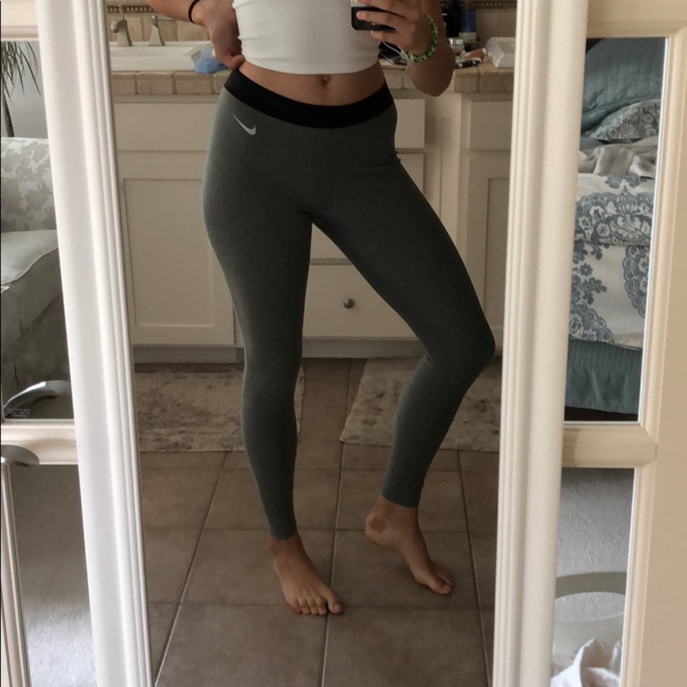 NIKE GRAY FULL LENGTH LEGGINGS